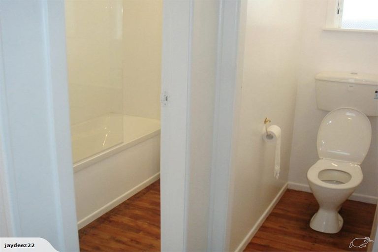 Photo of property in 16 Fitzpatrick Street, Newlands, Wellington, 6037