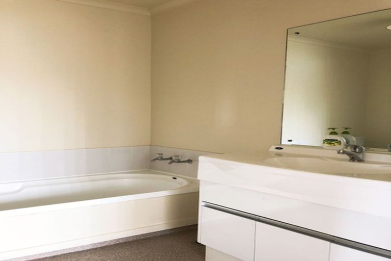 Photo of property in 45 Pooks Road, Ranui, Auckland, 0612