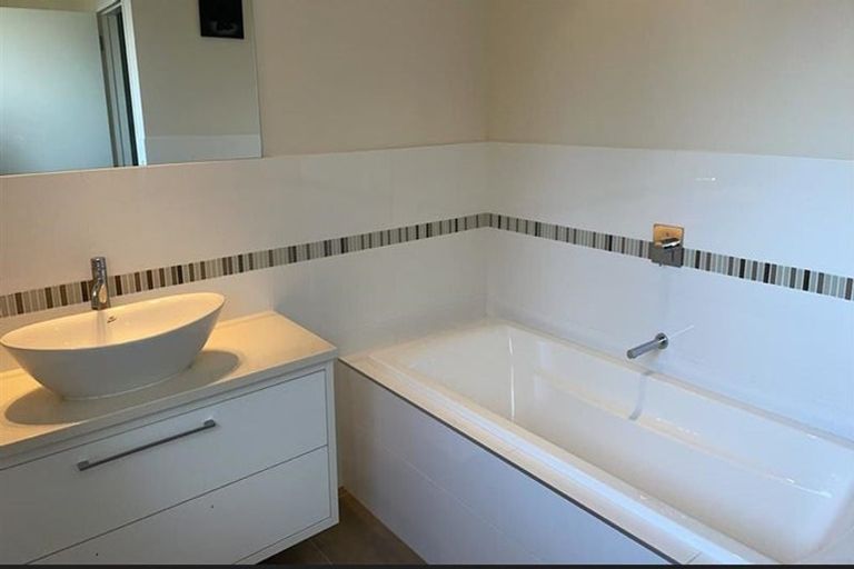 Photo of property in 42c Moore Street, Howick, Auckland, 2014