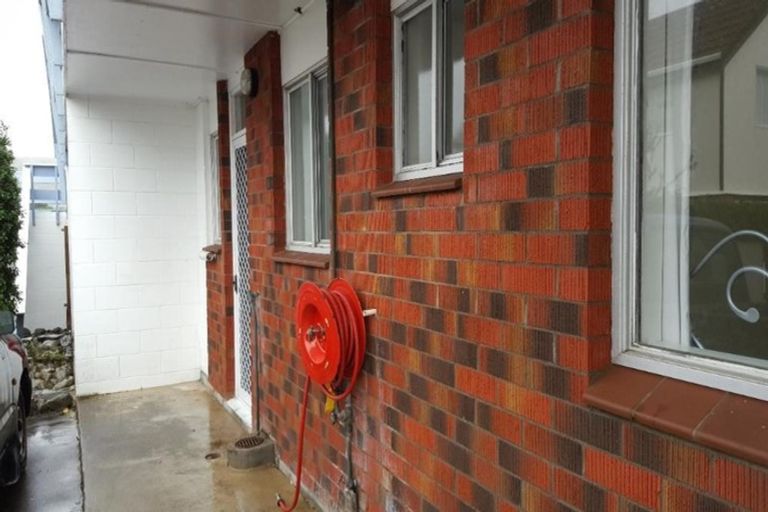 Photo of property in 2/35 Mana Esplanade, Paremata, Porirua, 5026