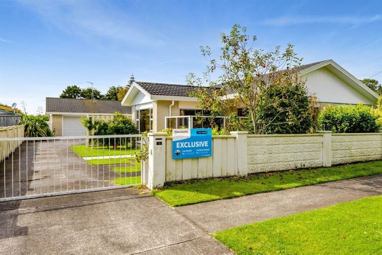 Photo of property in 18 George Street, Hawera, 4610