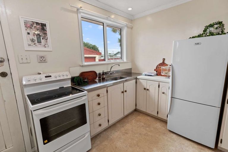 Photo of property in 72 Thatcher Street, Castlecliff, Whanganui, 4501