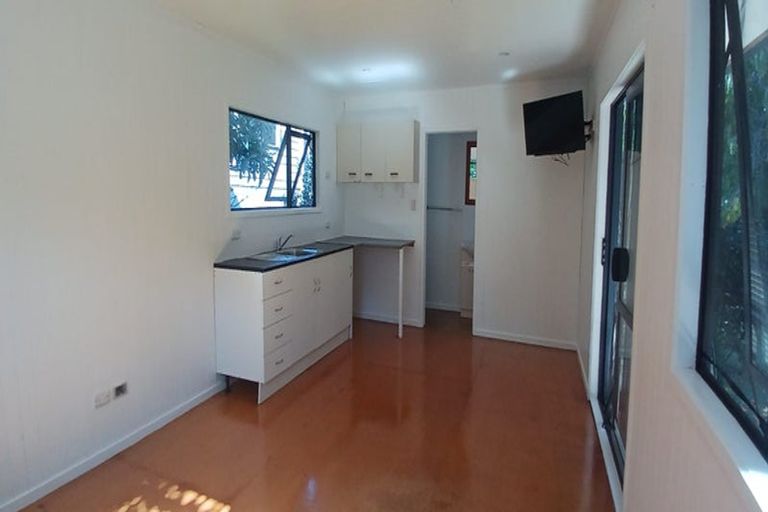 Photo of property in 13 Killarney Avenue, Torbay, Auckland, 0630