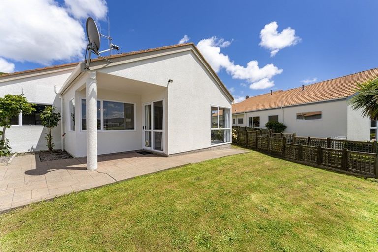 Photo of property in 9 Lakeside Villas, Whitby, Porirua, 5024
