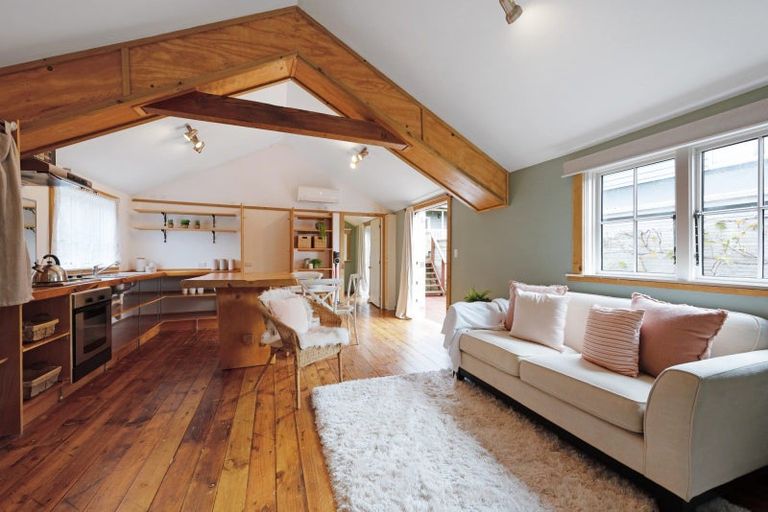 Photo of property in 17b Millward Street, Newtown, Wellington, 6021