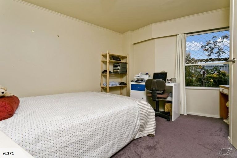 Photo of property in 1/3 Sunset Road, Totara Vale, Auckland, 0632