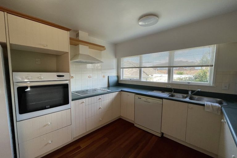 Photo of property in 167 Carlisle Road, Northcross, Auckland, 0632