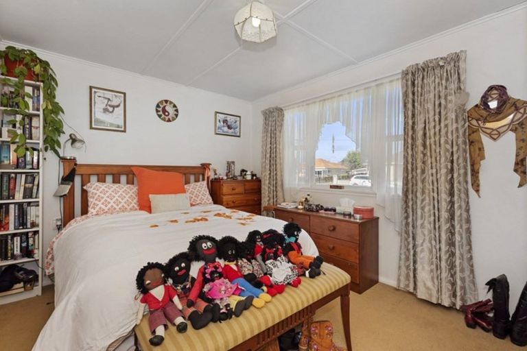 Photo of property in 16 Verel Street, Fairfield, Hamilton, 3214