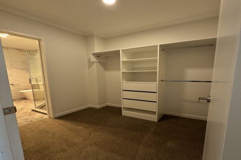 Photo of property in 17 Makenu Crescent, Wainui, 0992