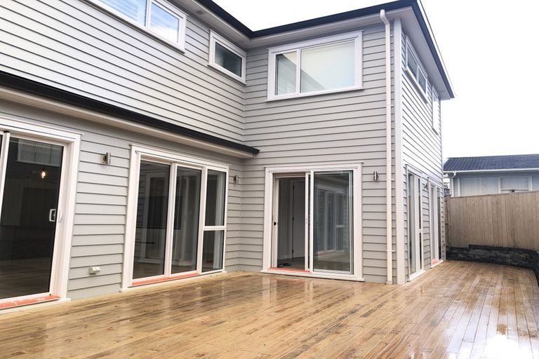 Photo of property in 25 Bevyn Street, Castor Bay, Auckland, 0620