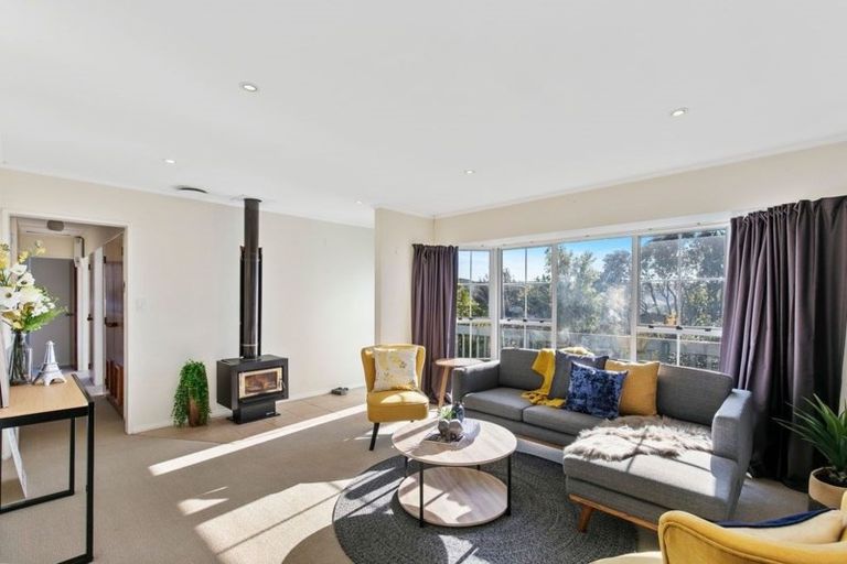 Photo of property in 148 Mark Avenue, Grenada Village, Wellington, 6037