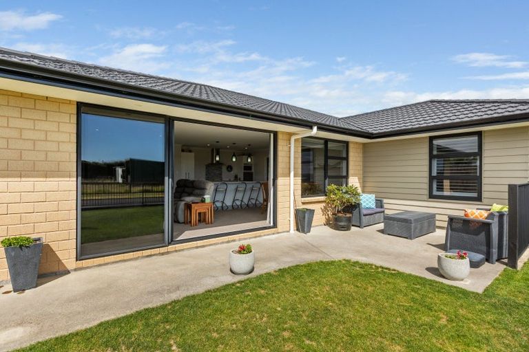 Photo of property in 10 Ta Paora Drive, Bell Block, New Plymouth, 4312