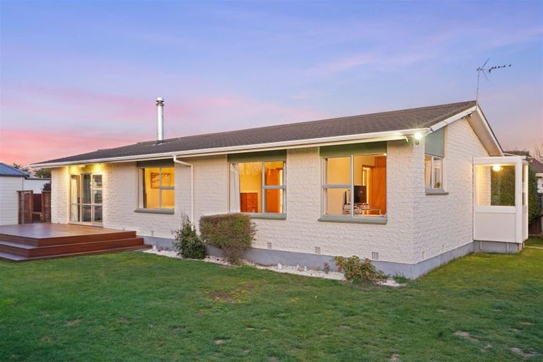 Photo of property in 10b Karlaw Place, Parklands, Christchurch, 8083