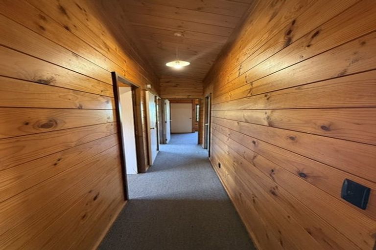 Photo of property in 6 Wisteria Grove, Maungaraki, Lower Hutt, 5010