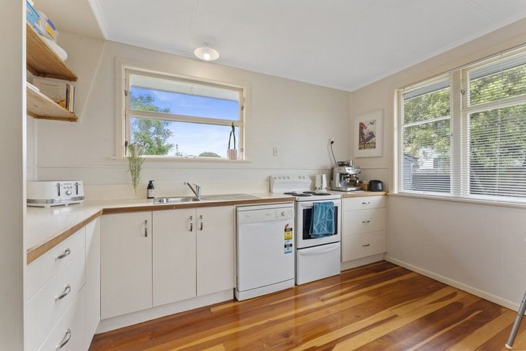 Photo of property in 6 Oriana Place, Highbury, Palmerston North, 4412