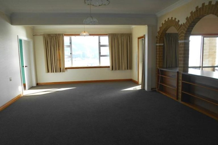 Photo of property in 55 Hawker Street, Mount Victoria, Wellington, 6011