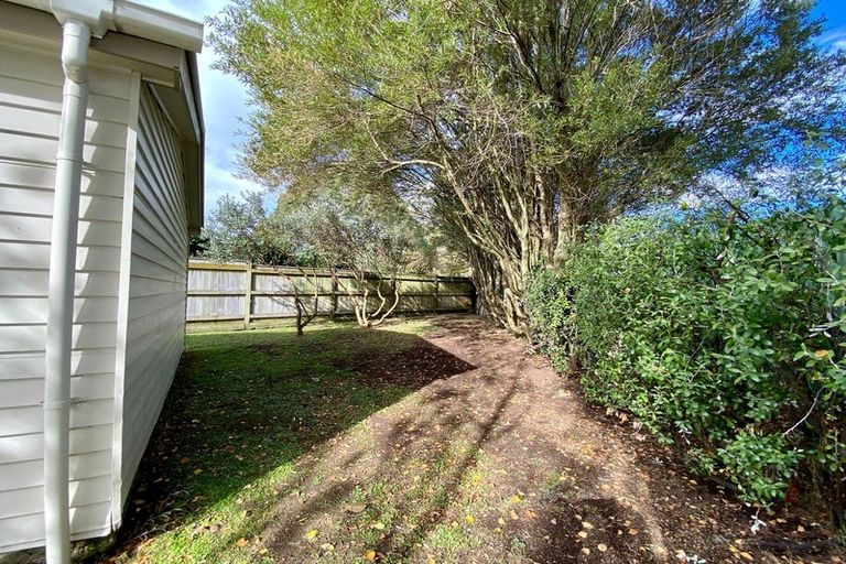 Photo of property in 6 Perth Place, Awapuni, Palmerston North, 4412
