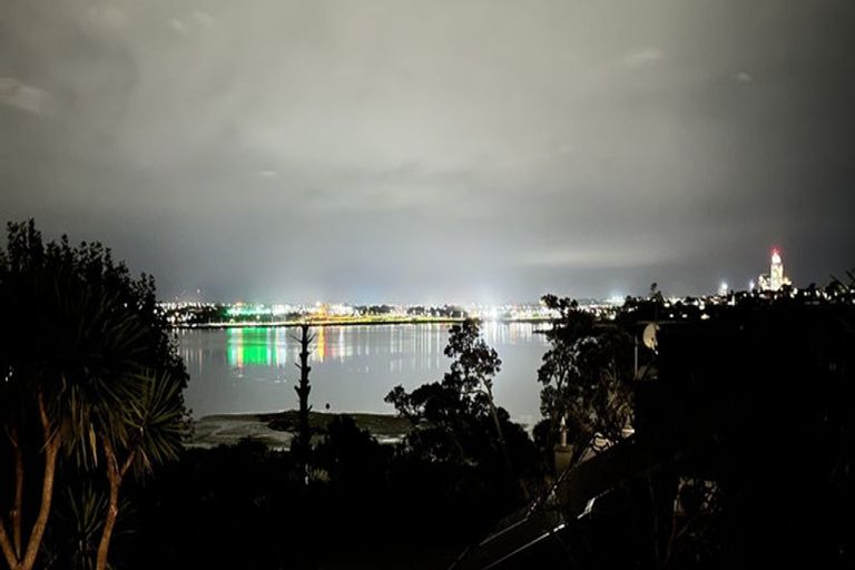 Photo of property in 2/61 Beresford Street, Bayswater, Auckland, 0622