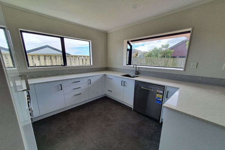 Photo of property in 26 Kentwood Drive, Woodridge, Wellington, 6037