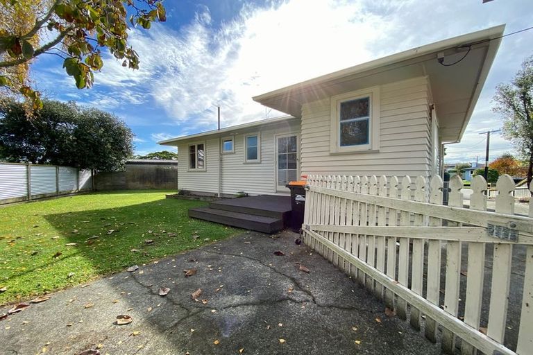 Photo of property in 6 Perth Place, Awapuni, Palmerston North, 4412