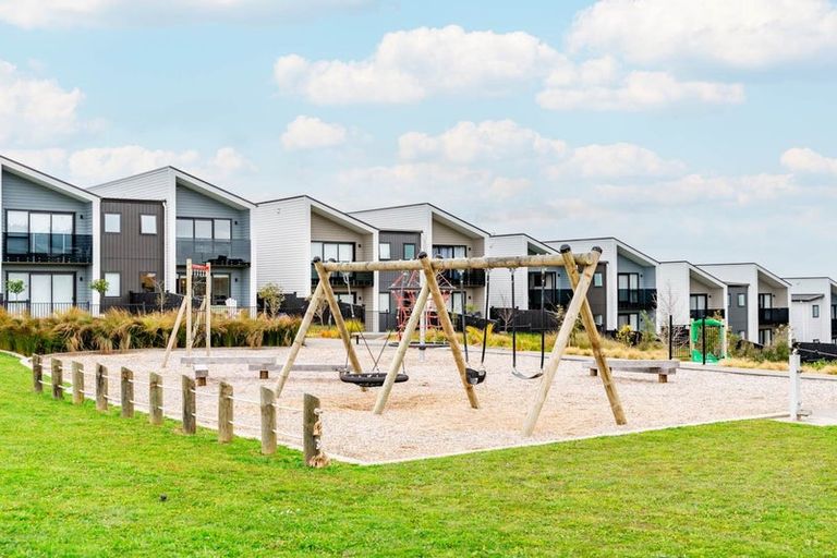 Photo of property in 6 Kotuitui Drive, Wainui, 0992