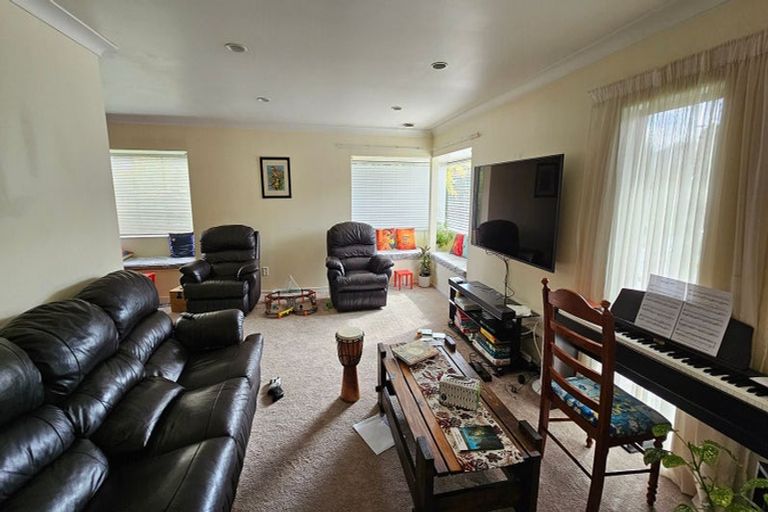 Photo of property in 22 Halcione Close, Flagstaff, Hamilton, 3210