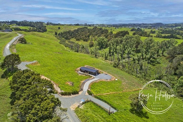 Photo of property in 37 Judd Road, Maungaturoto, 0520