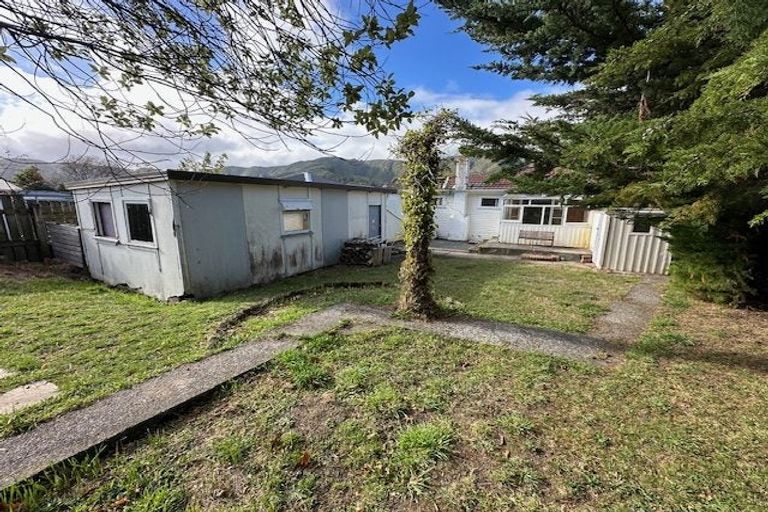 Photo of property in 49 Westminster Road, Wainuiomata, Lower Hutt, 5014