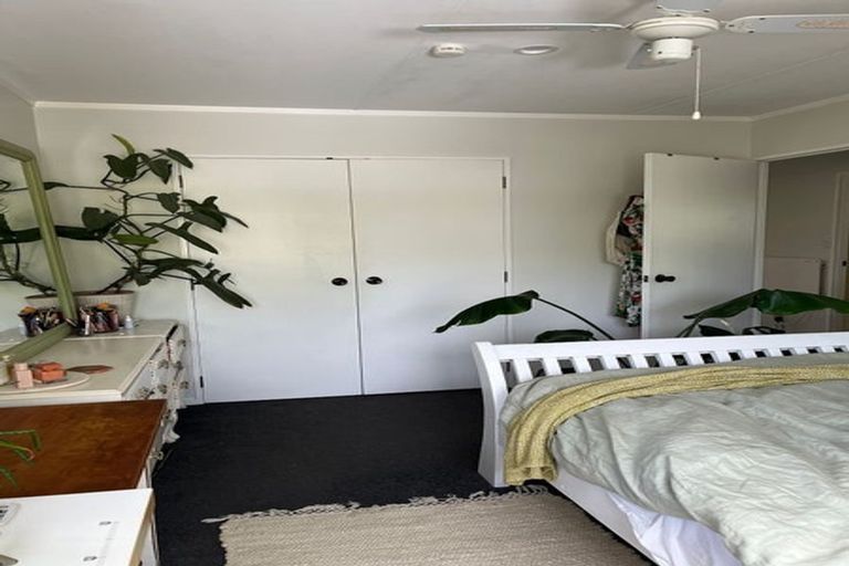 Photo of property in 23 Imperial Place, Henderson, Auckland, 0612