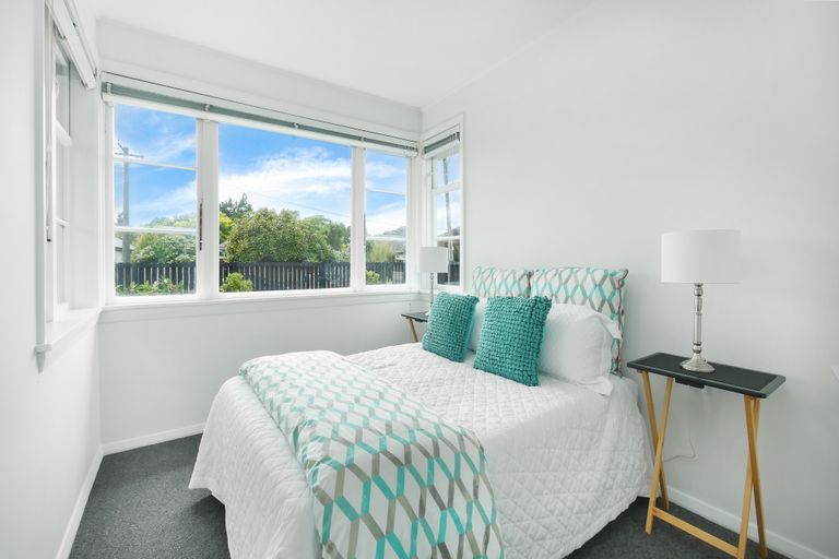 Photo of property in 3 Bateman Avenue, Bryndwr, Christchurch, 8053