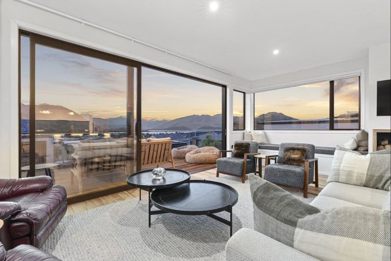 Photo of property in 8 Landsborough Lane, Wanaka, 9305