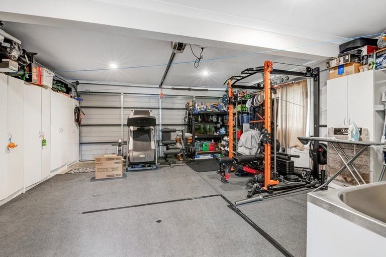Photo of property in 2/26 James Street, Bayview, Auckland, 0629