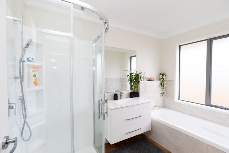 Photo of property in 24 Mcwatters Drive, Ngatea, 3503