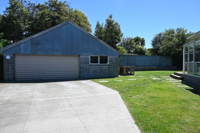 Photo of property in 21 Wildwood Avenue, Wainoni, Christchurch, 8061