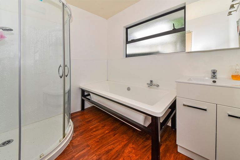 Photo of property in 28a Hoylake Place, Wattle Downs, Auckland, 2103