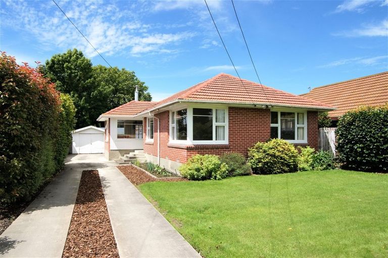 Photo of property in 72 Cutts Road, Russley, Christchurch, 8042