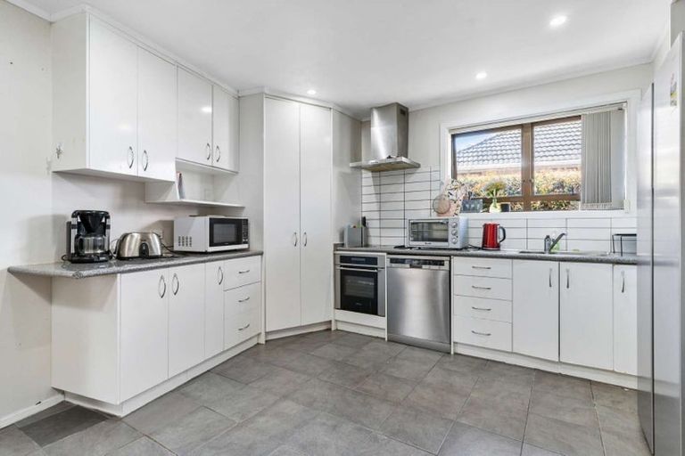 Photo of property in 39 Mcannalley Street, Manurewa East, Auckland, 2102