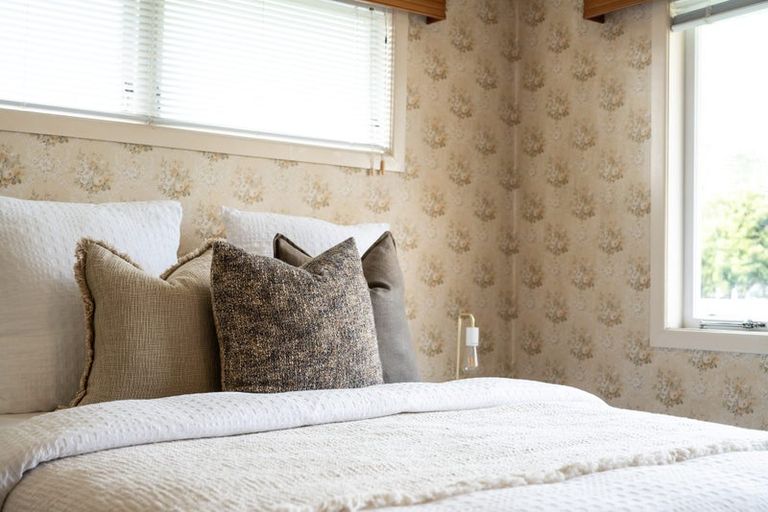 Photo of property in 23 Hereford Street, Te Atatu Peninsula, Auckland, 0610