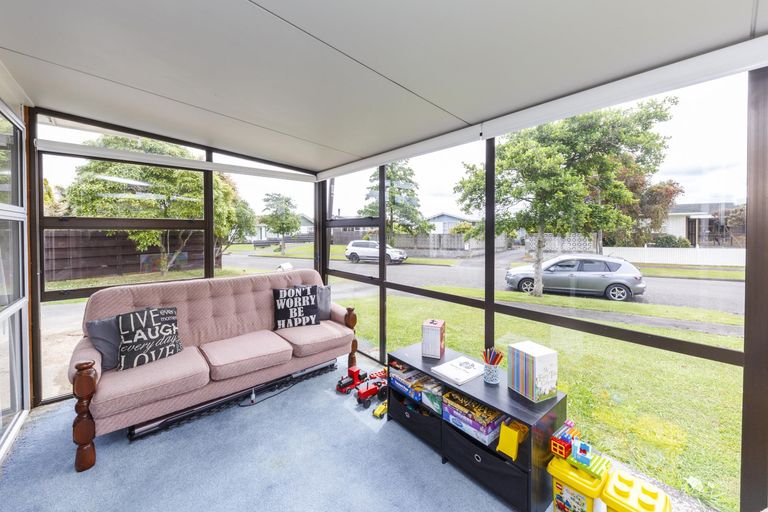 Photo of property in 22 Palliser Place, Milson, Palmerston North, 4414