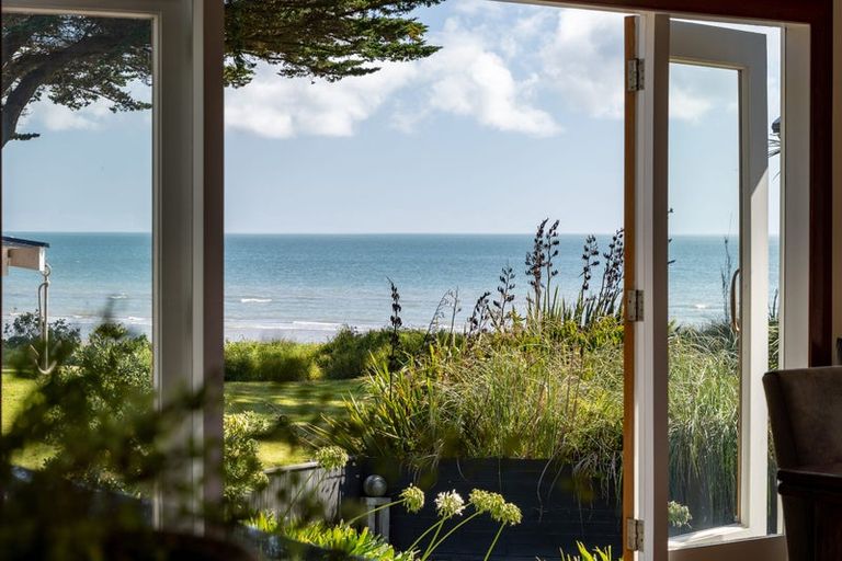 Photo of property in 33 Tainui Street, Raumati Beach, Paraparaumu, 5032