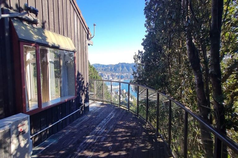 Photo of property in 39 Robieson Street, Roseneath, Wellington, 6011