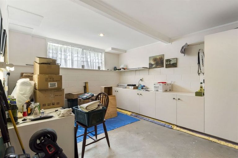 Photo of property in 1/10 Kiteroa Terrace, Rothesay Bay, Auckland, 0630