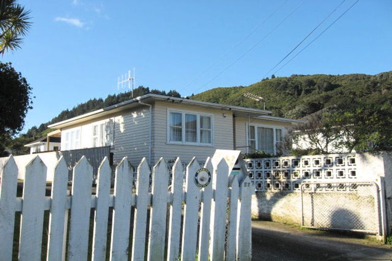Photo of property in 27 Petrie Street, Wainuiomata, Lower Hutt, 5014