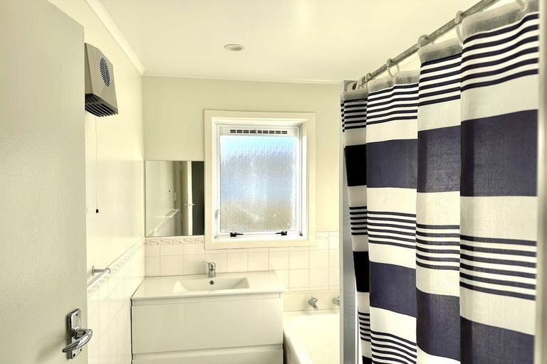 Photo of property in 19 Wentworth Street, Ilam, Christchurch, 8041