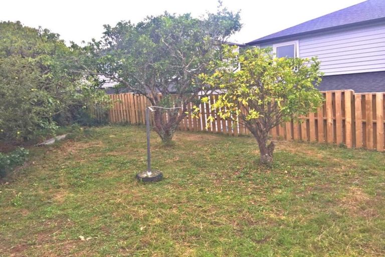 Photo of property in 459 East Coast Road, Murrays Bay, Auckland, 0630