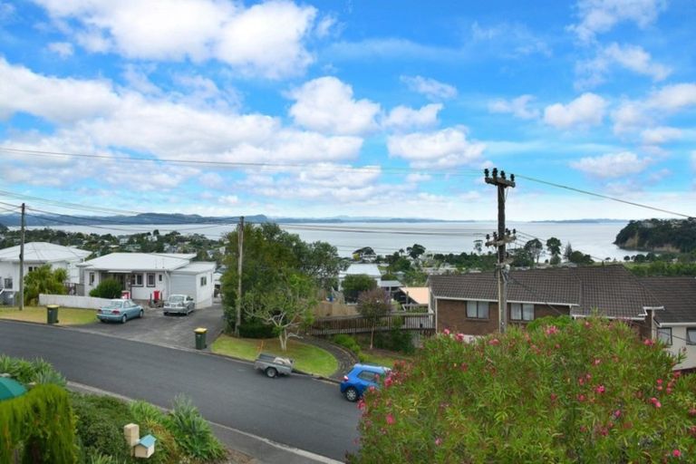 Photo of property in 35 Totara Road, Stanmore Bay, Whangaparaoa, 0932