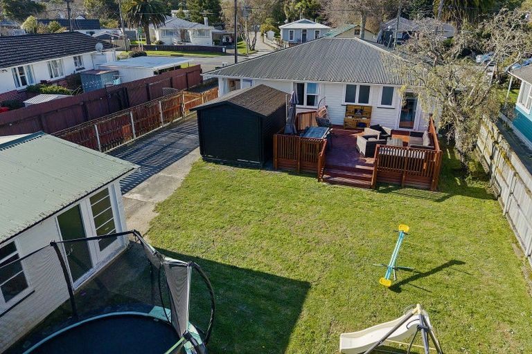 Photo of property in 12 Moeraki Road, Maoribank, Upper Hutt, 5018