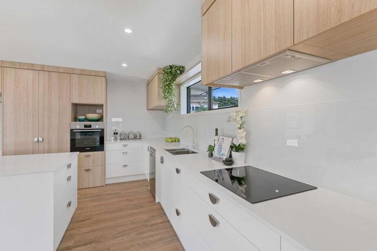 Photo of property in 2 Evan Tasman Lane, Waiuku, 2123