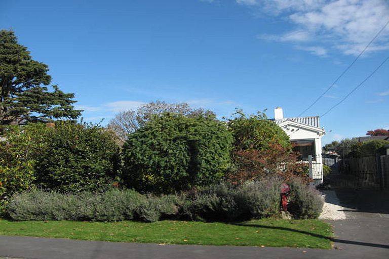Photo of property in 87 Bryndwr Road, Bryndwr, Christchurch, 8052