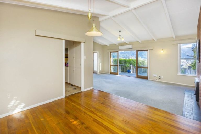 Photo of property in 29 Blue Mountains Road, Silverstream, Upper Hutt, 5019